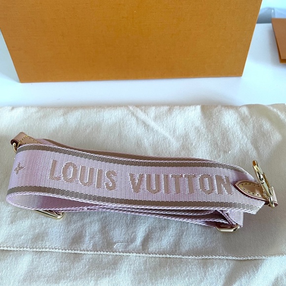 ⛔️SOLD⛔️Louis Vuitton pink Pochette - Picture 11 of 17